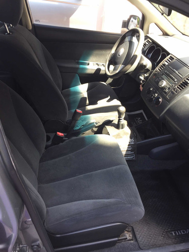 Nissan Tiida 1.8 Visia 5 P 2013