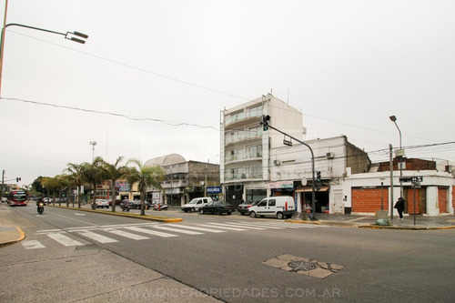 Imagen 6 de 11 de Deposito Sobre Dos Lotes - Venta - Munro