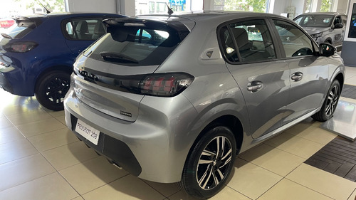 Imagen 16 de 25 de Peugeot 208 Roadtrip Tiptronic 1.6