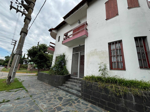 Casa De Estilo En Monte Grande