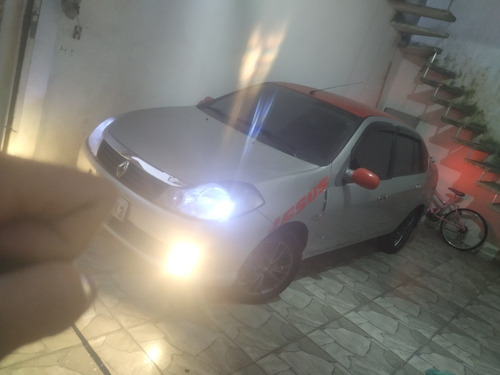 Renault Symbol 2010 1.6 16v Privilège Hi-flex 4p