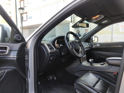 Imagen 4 de 15 de Jeep Grand Cherokee Overland 5.7 2015