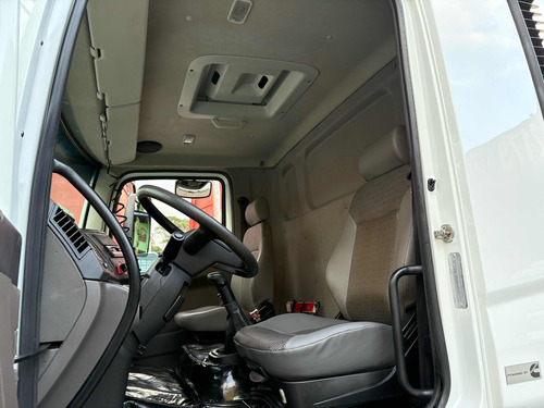 Vw 31330 Prime 6x4 Ano 2015 No Chassi De 8 Metros