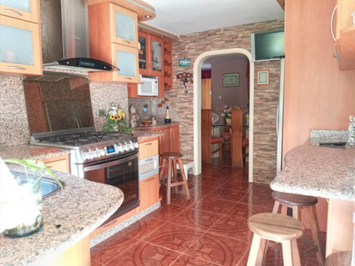 Imagen 4 de 14 de Casa Dos Niv Vía Lagunetica Res Las Guamas Los Teques 307m2