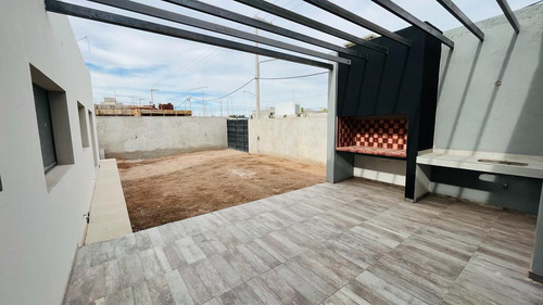 Venta Casa 3 Dormitorios En Pozo - Rinco Del Rio- Neuquen Capital