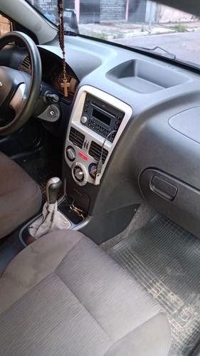 Imagem 3 de 6 de Chery Celer 1.5 Flex 2013
