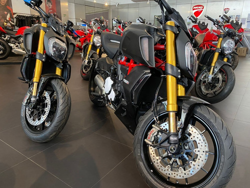 Imagem 1 de 12 de Ducati Diavel 1260s