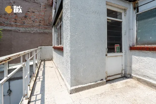 Casa De 4 Recamaras Con Uso De Suelo Comercial Y Jardín Junto Al Centro Médico La Raza