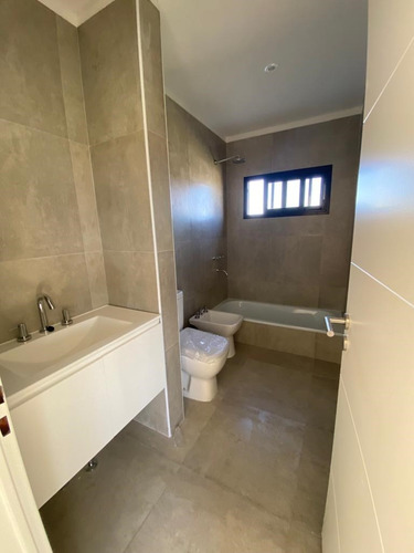 Imagen 12 de 19 de Casa Chalet En Venta Ubicado En El Cantón, Escobar, G.b.a. Zona Norte