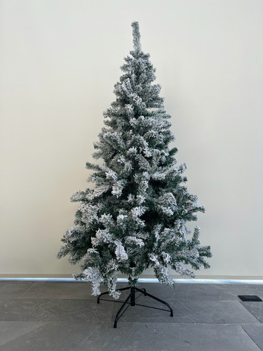 Imagen 7 de 8 de Árbol De Navidad Pino Estilo Nevado Navideño 1.90 M