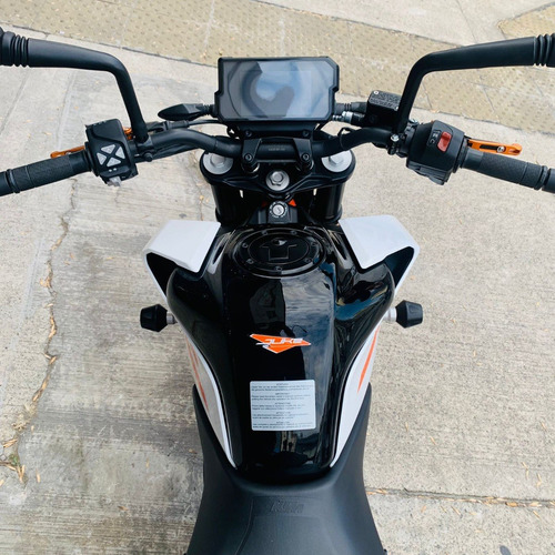 Imagen 9 de 18 de Ktm Duke 390 Impecable Permuto Dbm Motos