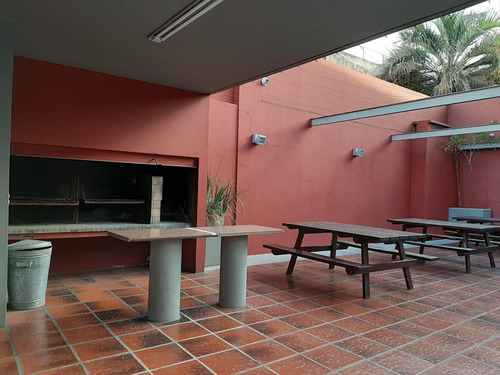Departamento 2 Ambientes De Categoría Con Cochera En Morón Centro