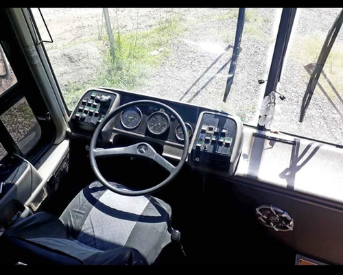 Imagem 4 de 10 de Mercedes-benz Viaggio O371