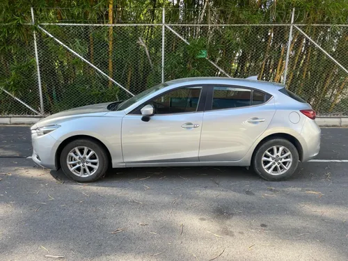 Mazda 3 2.0 Sport Touring