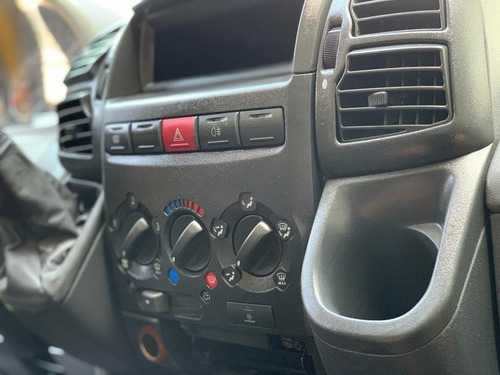 Imagem 9 de 13 de Fiat Ducato 2.3 Furgão