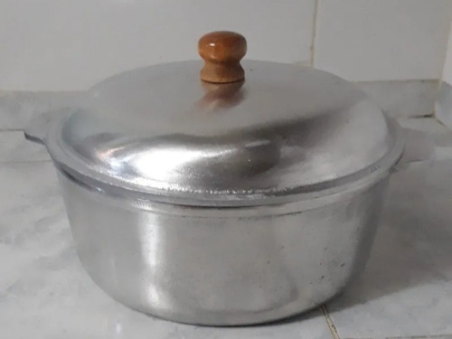 Imagen 3 de 8 de Olla 5 Litros Aluminio Fundido Tipo Essen 5,5mm Espesor