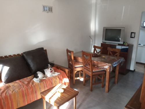 Imagen 5 de 26 de Casa De 3 Ambientes Con Garage Cubierto + Depto Al Fondo