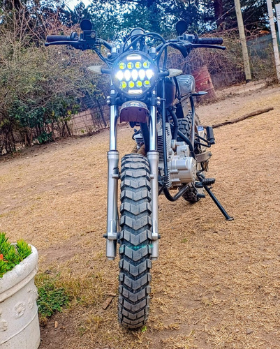 Estilo Scrambler Motor Original Solo Estética Modificada