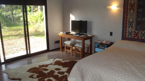 Moderna Y Sólida Propiedad En El Balneario San Antonio