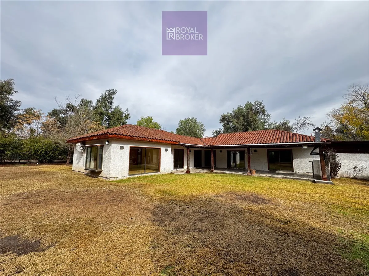 Imagen 3 de 14 de Casa En Venta De 5 Dorm. En Chicureo Centro Colina