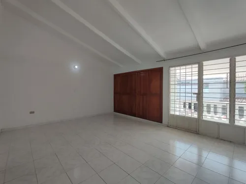 Casa En Venta En Niza. Cod V30390