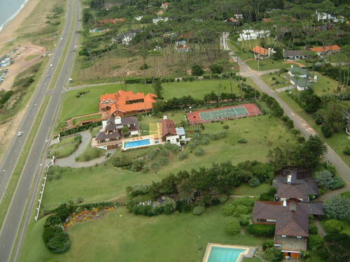 Imagen 25 de 30 de Venta De Casa De 4 Dormitorios En La Mansa, 7000 M2 De Terreno