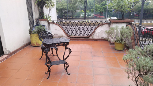 Casa Con Uso De Suelo Mixto Ideal Para Edificio, Negocio U Oficinas Corporativas!