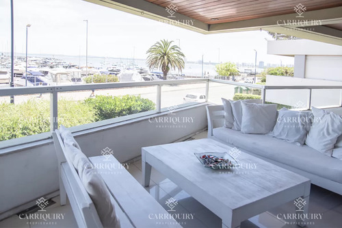 Gran Oportunidad De Venta, En La Zona Del Puerto De Punta Del Este.