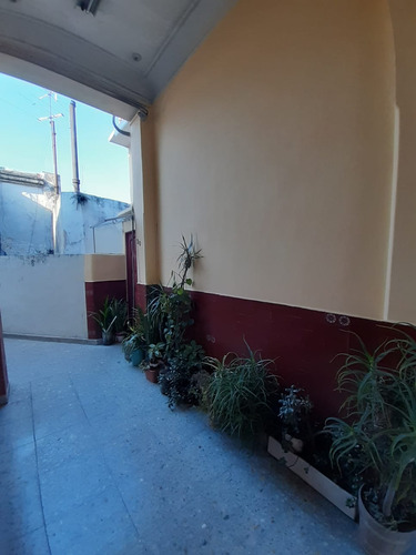 Ph 2 Ambientes Primer Piso Con Entrepiso Sobre Av Vieytes Barracas Venta