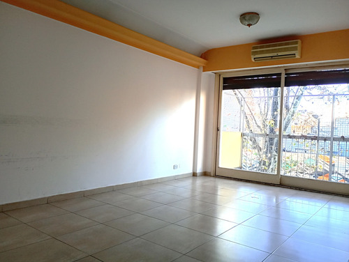 Depto. 3 Amb. Fte. C/balcon Santo Tome Al 3200