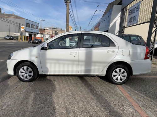 Toyota Etios 1.5 XS 16V FLEX 4P MANUAL