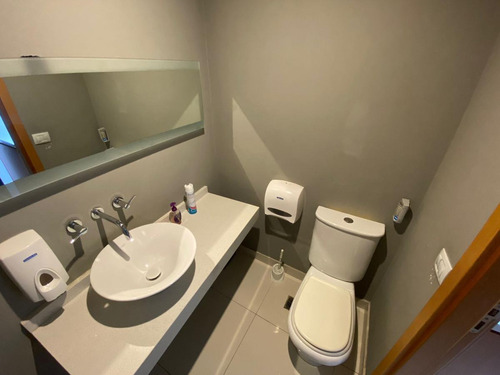 Imagen 12 de 24 de Venta De Oficina Piso Alto Y Muy Buena Vista Al Rio, Vicente López