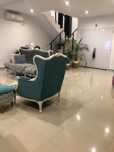 //casa En Venta En Barrio Haras Del Sur
