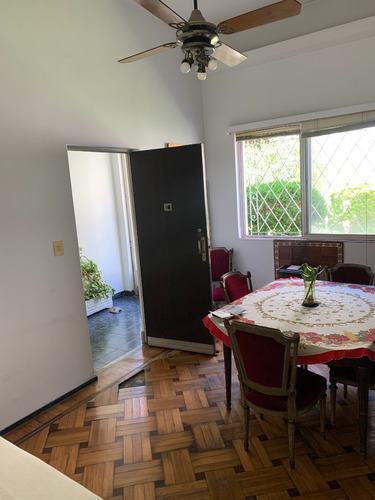 Dpto Tres Ambientes, Lezica 4000,2 Cuadras Rivadavia.