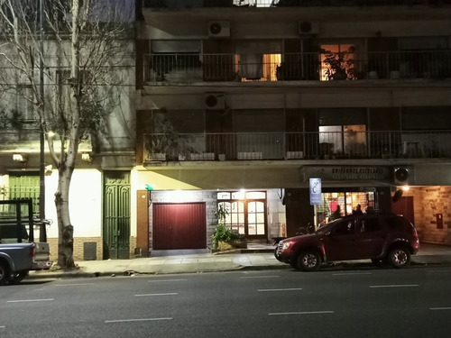 Imagen 3 de 5 de Cómoda Cochera En Venta - Zona Plaza Irlanda