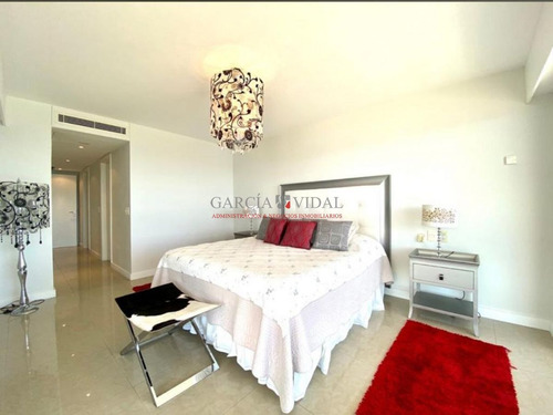 Imagen 10 de 18 de Alquiler Apartamento Primera Linea Playa Mansa