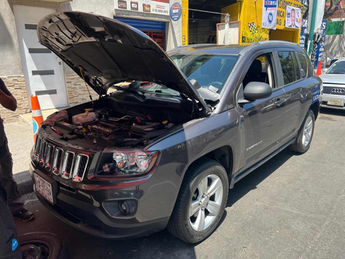 Jeep Compass 2.4 Latitude 4x2 Mt