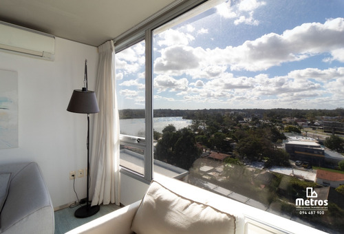 Imagen 4 de 14 de Amueblado - 2 Dorm 2 B - Garaje X2 - Vista Al Mar Y Al Lago - Piscina Climatizada - Seguridad 24hs- Alquiler Apartamento Parque Miramar