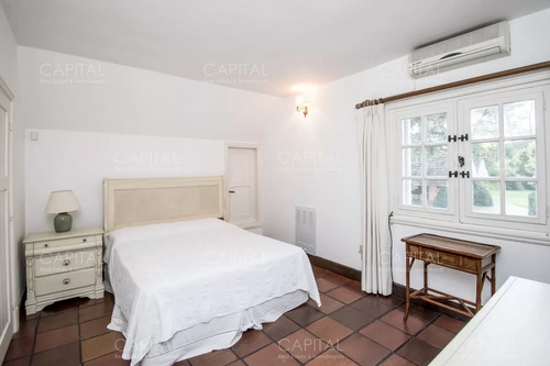 Excelente Casa De Cinco Dormitorios En Venta - Golf Punta Del Este