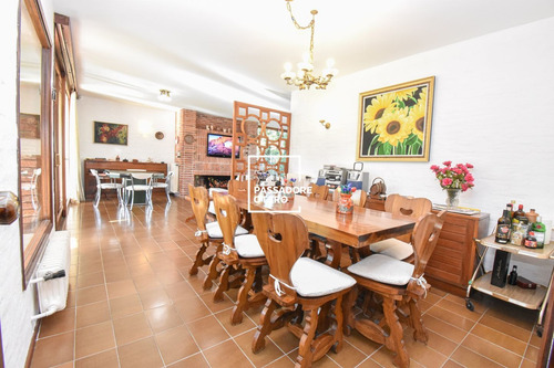 Imagen 8 de 24 de Vende Chalet Playa Mansa Sólida Construcción Gran Parque. (ref: Psd-4800)
