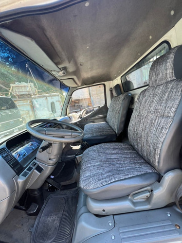 Imagen 4 de 9 de Mitsubishi Canter 649
