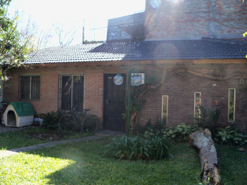 Imagen 12 de 14 de Chalet En Dos Plantas, Barrio Luna, Hurlingham