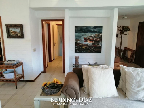 Casa - Playa Mansa- Ref: 720