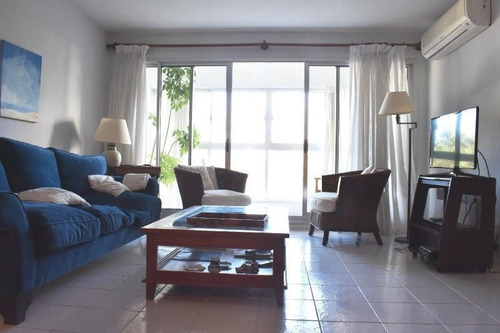 Venta De Apartamento 3 Dormitorios En Playa Mansa