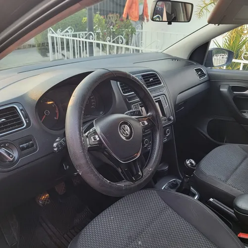 Volkswagen Vento 1.6 Highline Mt
