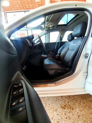 Imagen 8 de 11 de Citroën C4 Lounge 2017 1.6 Thp 165 At6 Shine