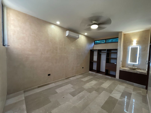 Casa En Venta En Privada Residencial En Temozon Norte, Merida, Yuc.