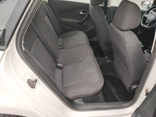 Volkswagen Vento 2.0 Confortline Mt