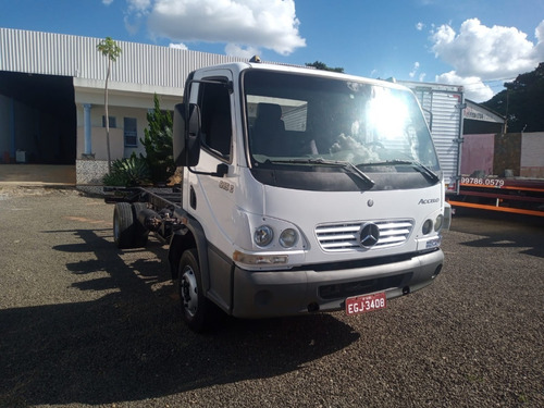 Imagem 4 de 12 de M.b 915c Accelo