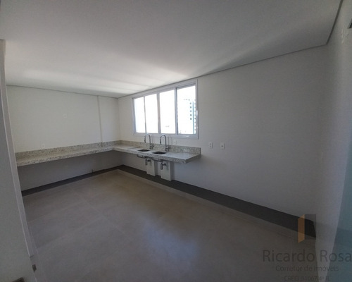 Imagem 4 de 24 de Vendo Outro Troco Ótimo Apartamento Alto Padrão Na Região Central Da Cidade, 3 Suítes E 2 Vagas De Garagem, Excelente Acabamento. - Ap00062 - 69922478